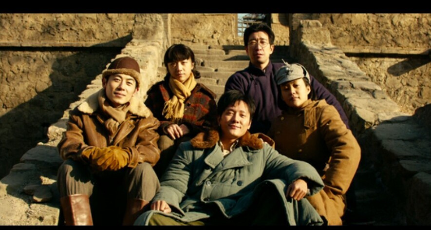 【Jin句】盛大COO陳大年：”1998年是中國(guó)互聯(lián)網(wǎng)元年，那是個(gè)黃金時(shí)代?！?></span><div><blockquote><p>“1998年是中國(guó)互聯(lián)網(wǎng)元年，那是個(gè)黃金時(shí)代，很多人在這個(gè)時(shí)候找到屬于他們的機(jī)會(huì)，丁磊、雷軍、周鴻祎、張小龍……我只是其中一個(gè)?！?/p></blockquote><p><br/></p><p>——盛大COO、陳天橋弟弟陳大年，近日接受媒體采訪時(shí)表示自己能成功的重要一點(diǎn)，就是在1998年的時(shí)候接觸到了互聯(lián)網(wǎng)。</p><p><br/></p><blockquote><p>“總是像熱帶叢林中的一只猴子一樣魯莽”。</p></blockquote><p><br/></p><p>——朝鮮國(guó)防委員近日發(fā)表聲明，對(duì)索尼12月25日在獨(dú)立影院以及付費(fèi)點(diǎn)播服務(wù)上映《The Interview》的行為表示強(qiáng)烈譴責(zé)，并對(duì)奧巴馬的言論和行動(dòng)作出如下判斷。</p><p><br/></p><blockquote><p>“衡量世界是否在進(jìn)步，有許多的方式。從這些方式中，同樣可以得出這樣的結(jié)論：2014年，又是一個(gè)進(jìn)步之年。”</p></blockquote><p><br/></p><p>——近日，蓋茨在個(gè)人博客中發(fā)表了一篇2014年終總結(jié)，主要盤(pán)點(diǎn)了在即將過(guò)去的一年中，人類(lèi)在抗擊諸如艾滋病、結(jié)核病等方面所取得的成就。</p><p><br/></p><blockquote><p>“為什么馬云這樣的人，在我們這里沒(méi)有成長(zhǎng)？可能多少我們有點(diǎn)問(wèn)題?！?/p></blockquote><p><br/></p><p>——俞正聲6年前一句“上海出不了馬云”，持續(xù)被扭曲到現(xiàn)在。最近又有人借助滴滴幾輛專(zhuān)車(chē)在上海被罰引出這句。當(dāng)年他的原話是這樣的。</p><p><br/></p><blockquote><p>“沒(méi)有修改移民法可能成為這一代美國(guó)政客的顯著錯(cuò)誤。”</p></blockquote><p><br/></p><p>——Y Combinator的聯(lián)合創(chuàng)始人和Dropbox的投資者保羅·格雷厄姆近日表示，如果政治家不盡快改革移民法，美國(guó)可能會(huì)受到嚴(yán)重影響。</p><p><br/></p><blockquote><p>“奧迪研發(fā)電動(dòng)車(chē)與數(shù)字技術(shù)意味著其2019年前需增加投資20億歐元?！?/p></blockquote><p><br/></p><p>——奧迪公司首席執(zhí)行官魯伯特·施泰德(Rupert Stadler)在接受德國(guó)媒體的采訪中稱(chēng)，目前奧迪正在研發(fā)一款純電動(dòng)跑車(chē)與一款電動(dòng)運(yùn)動(dòng)型多功能車(chē)(SAV)。</p><p><br/></p><blockquote><p>“在2014年，Bitcoin已經(jīng)暴跌了超過(guò)56%，使之成為了今年的'全球表現(xiàn)最差貨幣'?！?/p></blockquote><p><br/></p><p>——彭博在追蹤了175款外匯走勢(shì)后將比特幣評(píng)為本年度表現(xiàn)最差的貨幣。</p><p><br/></p><blockquote><p>“現(xiàn)在你們應(yīng)該做好徹底完蛋的覺(jué)悟了?！?/p></blockquote><p><br/></p><p>——黑客組織Anonymous近日發(fā)布視頻，稱(chēng)Lizard Squad在推文中稱(chēng)Anonymous組織與FBI合作的指控已經(jīng)惹怒了他們。</p><p><br/></p><blockquote><p>"我不了解你提到的情況，建議你直接向中方主管部門(mén)詢(xún)問(wèn)。"</p></blockquote><p><br/></p><p>——在今日的例行記者會(huì)上，外交部發(fā)言人華春瑩，就記<span label=