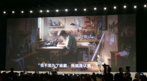 錘子手機上手體驗：質(zhì)量問題不大，售后服務(wù)很好