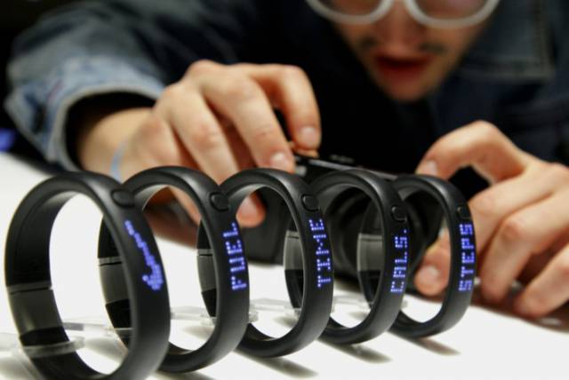 耐克證實把Fuelband的重點轉(zhuǎn)向軟件。來回顧下這場華麗的IT創(chuàng)新秀